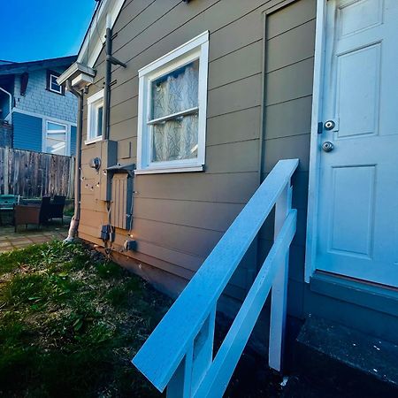 Tacoma Homestay- With Breakfast Included-Private Room Exterior photo