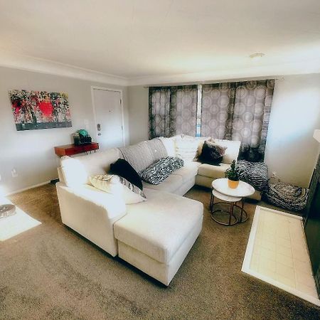 Tacoma Homestay- With Breakfast Included-Private Room Exterior photo